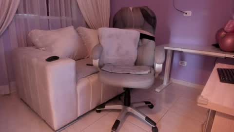 samantha_thompsoon online show from July 27, 10:39 pm