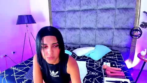 Snapshot of samanthaa_gil_ chatting on December 4, 5:06 am Samantha online show from December 4, 5:06 am