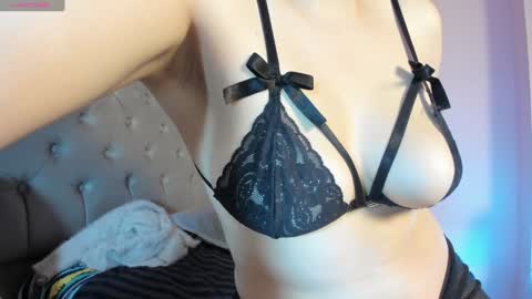 Samantha Anderson online show from December 3, 3:20 am