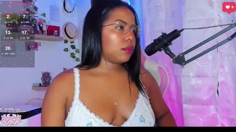 Samantha Bloom  online show from March 7, 1:42 am