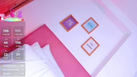 Snapshot of samanthaheinz chatting on October 4, 10:41 pm V A N E S S A online show from October 4, 10:41 pm