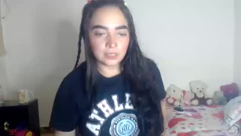 Snapshot of samanthakler17 chatting on December 7, 6:10 am samantha online show from December 7, 6:10 am