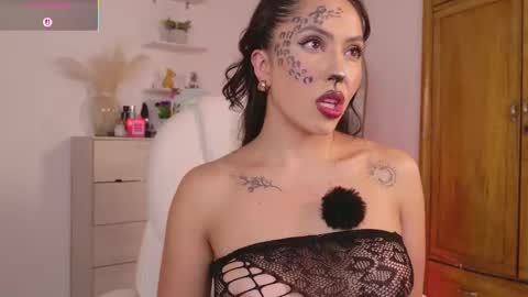 Snapshot of samanthalavey_ chatting on October 24, 7:21 pm paulina rios online show from October 24, 7:21 pm