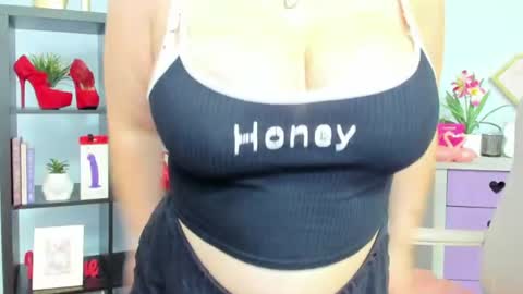 Snapshot of samanthax_pink chatting on July 30, 7:29 am Samantha online show from July 30, 7:29 am