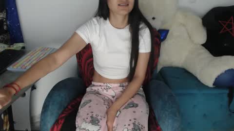 Snapshot of samara429147 chatting on January 15, 1:37 pm samara online show from January 15, 1:37 pm