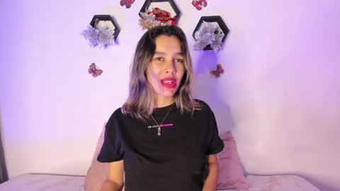 Samara is my name a pleasure delighted that you are here leave your thumb up it is important to me online show from January 16, 11:37 pm