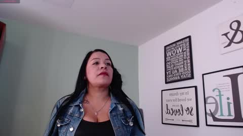 Snapshot of samara_novoa chatting on February 20, 6:46 pm Any online show from February 20, 6:46 pm