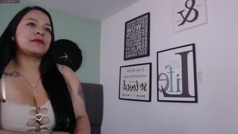 Snapshot of samara_novoa chatting on February 21, 10:15 pm Any online show from February 21, 10:15 pm