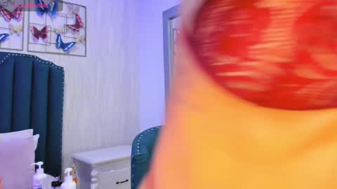 Samara Warren online show from December 19, 2:57 pm