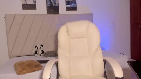 samaraa_smith1 online show from February 10, 12:09 pm