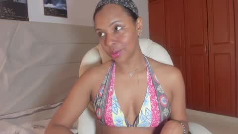 Snapshot of samaraa_smith1 chatting on May 22, 12:55 pm samaraa_smith1 online show from May 22, 12:55 pm