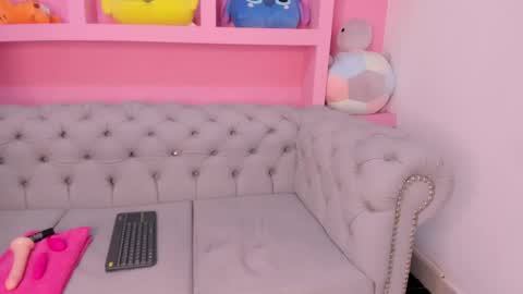 samarafernandez online show from February 13, 11:17 am