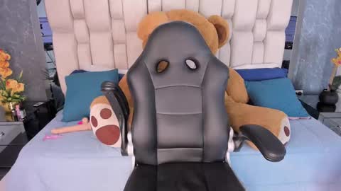 samarafernandez online show from March 9, 5:39 pm