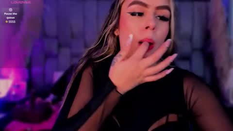 samarafernandez online show from October 5, 4:11 am