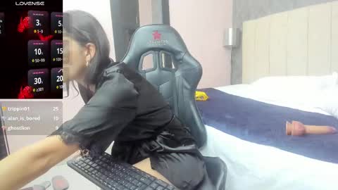 Sara  online show from February 19, 6:32 pm