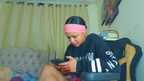 samary thomas online show from April 11, 2:38 am