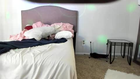 Snapshot of samatha1998 chatting on October 8, 7:00 pm Yaya online show from October 8, 7:00 pm