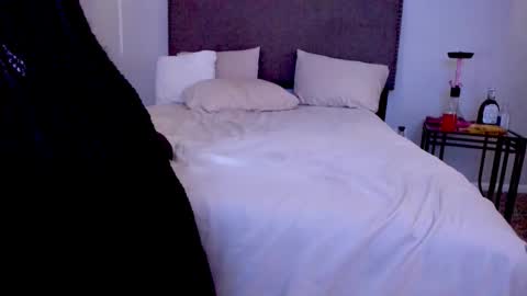 Snapshot of samatha1998 chatting on October 22, 10:59 am Yaya online show from October 22, 10:59 am