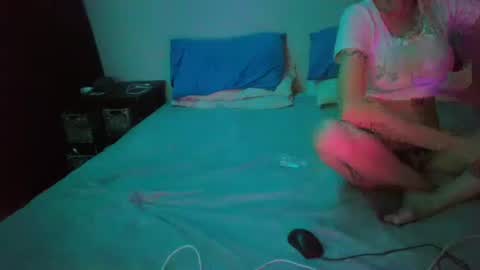 Snapshot of sambigdickk chatting on April 16, 10:34 pm sambigdickk online show from April 16, 10:34 pm