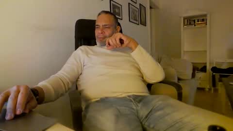 Sam online show from January 11, 8:54 pm