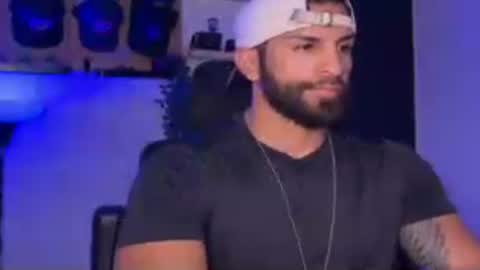 Snapshot of samdornan chatting on June 22, 1:29 am Sam Dornan online show from June 22, 1:29 am