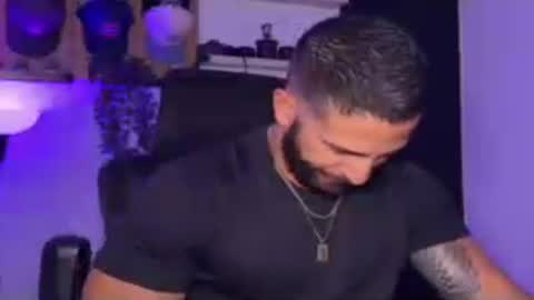 Snapshot of samdornan chatting on June 25, 2:44 am Sam Dornan online show from June 25, 2:44 am