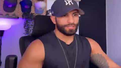 Snapshot of samdornan chatting on June 29, 8:20 pm Sam Dornan online show from June 29, 8:20 pm