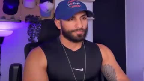 Snapshot of samdornan chatting on July 2, 9:10 pm Sam Dornan online show from July 2, 9:10 pm