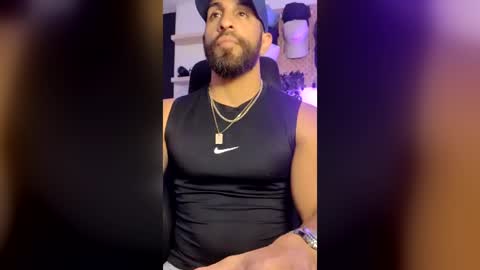 Snapshot of samdornan chatting on July 14, 11:10 pm Sam Dornan online show from July 14, 11:10 pm