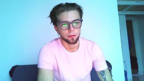 Snapshot of samgorgeous chatting on April 15, 10:44 am Fansly - Top4fans online show from April 15, 10:44 am