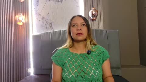 Snapshot of sami_1_8 chatting on April 2, 3:53 pm Samy online show from April 2, 3:53 pm