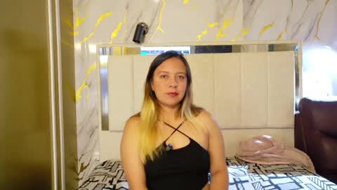 Snapshot of sami_1_8 chatting on April 19, 4:12 am Samy online show from April 19, 4:12 am