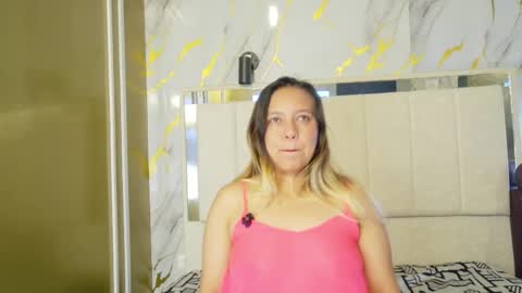 Snapshot of sami_1_8 chatting on April 24, 4:15 am Samy online show from April 24, 4:15 am