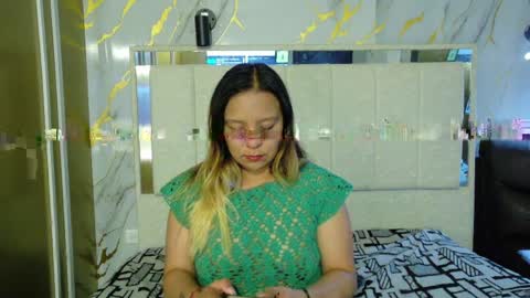 Snapshot of sami_1_8 chatting on May 2, 4:06 am Samy online show from May 2, 4:06 am
