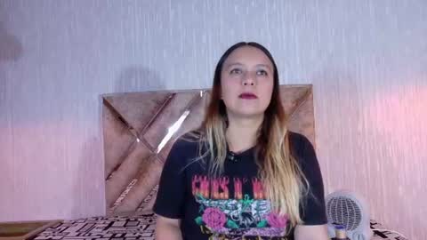 Snapshot of sami_1_8 chatting on June 15, 4:09 pm Samy online show from June 15, 4:09 pm