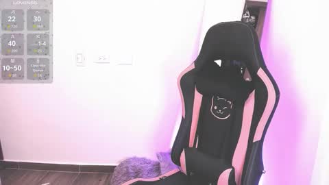 samiacooper25 online show from September 10, 12:32 am