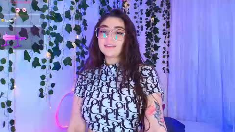 Snapshot of samii_evans chatting on November 18, 1:33 am samii evans online show from November 18, 1:33 am