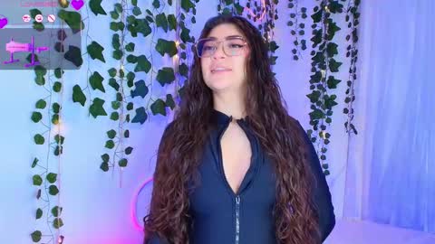 Snapshot of samii_evans chatting on December 19, 1:34 am samii evans online show from December 19, 1:34 am