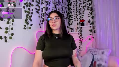 samii evans  online show from March 22, 7:23 am