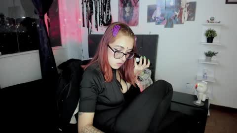 SARA online show from December 5, 12:30 am