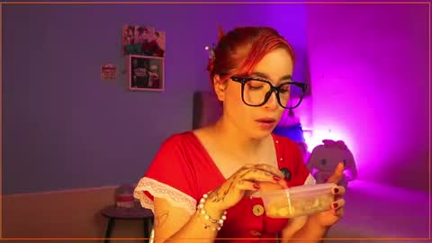 Snapshot of sammy__8 chatting on July 27, 12:39 am Sammy online show from July 27, 12:39 am