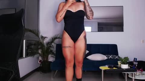 Snapshot of sammy_inks chatting on January 14, 1:04 am Sammy online show from January 14, 1:04 am