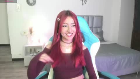 Snapshot of sammy_roseee chatting on June 11, 12:32 am Sammy Rose online show from June 11, 12:32 am