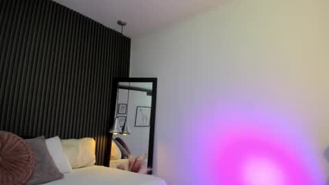 Axel online show from September 22, 8:00 pm