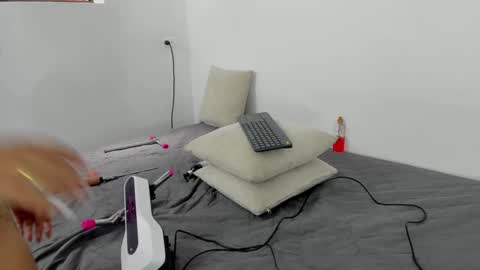  Sammy White  online show from December 19, 8:02 pm