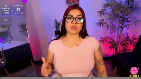 Snapshot of sammyy_owens_ chatting on May 20, 4:07 am Sammy online show from May 20, 4:07 am