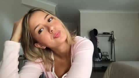 Sammy online show from May 11, 12:27 am