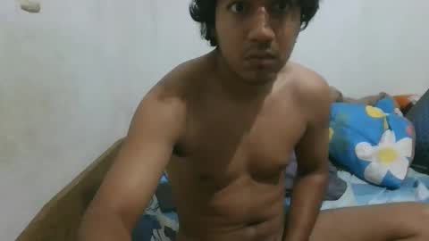 Snapshot of samu194454 chatting on December 15, 2:32 pm samu194454 online show from December 15, 2:32 pm