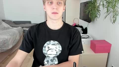 Snapshot of samuel_clark chatting on October 17, 9:01 am Sam online show from October 17, 9:01 am