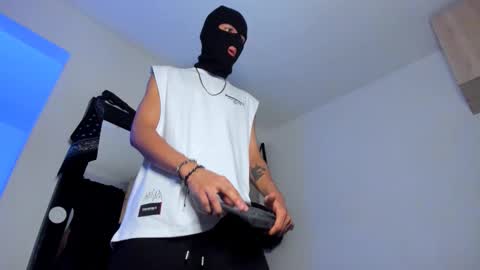   online show from November 8, 2:12 am